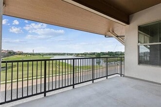2500 King Arthur Blvd in Lewisville, TX - Building Photo - Building Photo