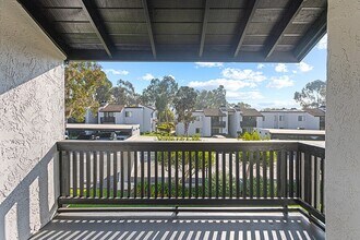 Santa Fe Ranch in Carlsbad, CA - Foto de edificio - Building Photo