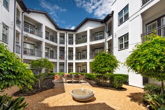 Moretti in Homewood, AL - Foto de edificio - Building Photo