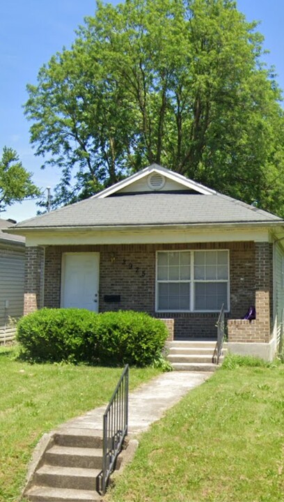 2925 Rowan St in Louisville, KY - Building Photo