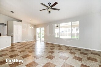 10709 Deepbrook Dr in Riverview, FL - Foto de edificio - Building Photo