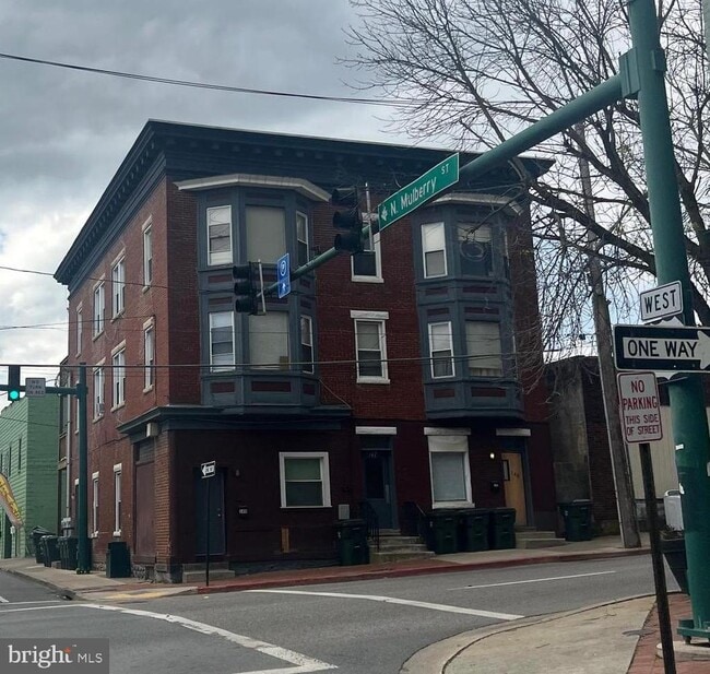 145 E Franklin St in Hagerstown, MD - Building Photo - Building Photo