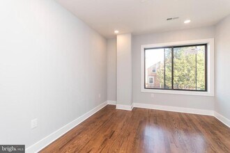812 N Uber St in Philadelphia, PA - Building Photo - Building Photo