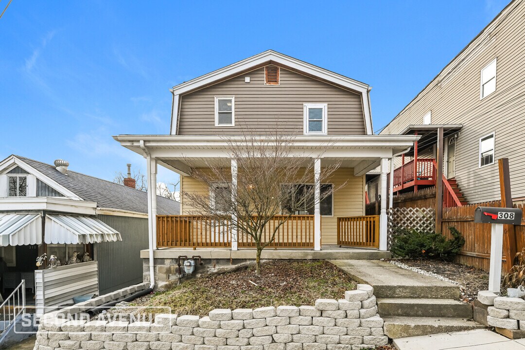308 Lea St in Munhall, PA - Foto de edificio