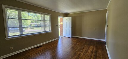 2004 Roebuck St in Dothan, AL - Building Photo - Building Photo