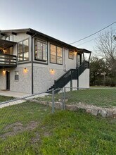 1350 Rotherman in Canyon Lake, TX - Foto de edificio - Building Photo
