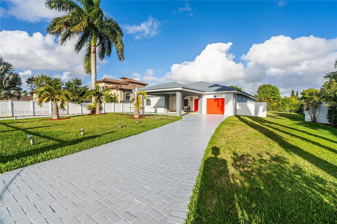 2841 SW 132nd Ave in Miami, FL - Building Photo