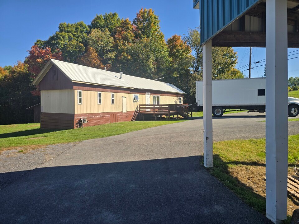 32387 State Rte 3 in Carthage, NY - Building Photo