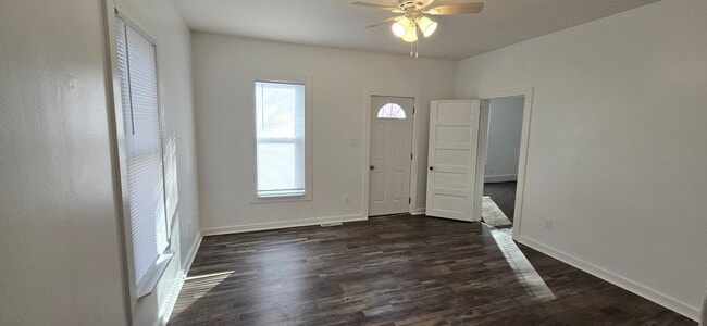 815 Lincoln Ave in Clay Center, KS - Building Photo - Building Photo