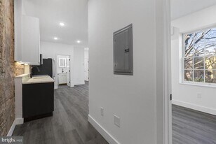 212 Catharine St in Philadelphia, PA - Building Photo