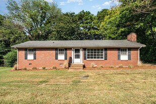 228 Bate Ave in Gallatin, TN - Building Photo