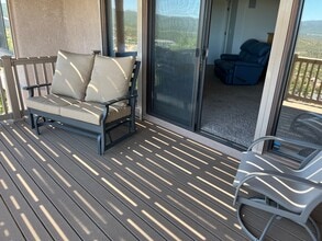 889 Tom Mix Trl in Prescott, AZ - Foto de edificio - Building Photo