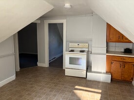 58 Dwight St in New Britain, CT - Building Photo