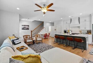 2357 E Amherst Aly in Fayetteville, AR - Building Photo - Building Photo