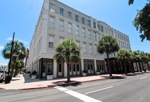 2207 Postoffice St in Galveston, TX - Building Photo