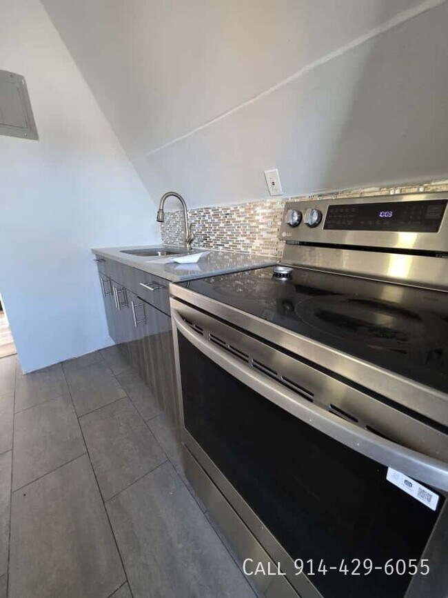 157 Buena Vista Ave in Yonkers, NY - Building Photo - Building Photo