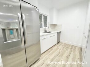 634 Flower Ave, Unit 2 in Los Angeles, CA - Building Photo - Building Photo