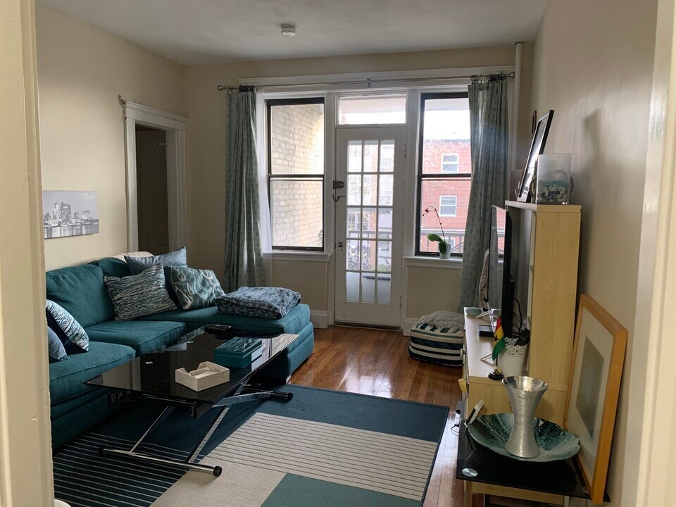 318 Summit Ave in Boston, MA - Building Photo