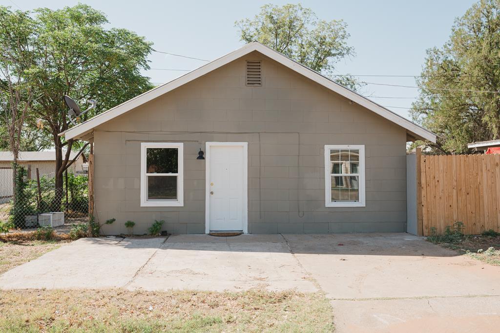 1322 N Lincoln Ave in Odessa, TX - Building Photo