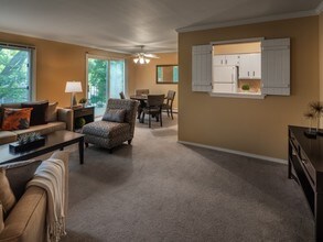 Yorktown Apartments in Madison, WI - Building Photo - Building Photo