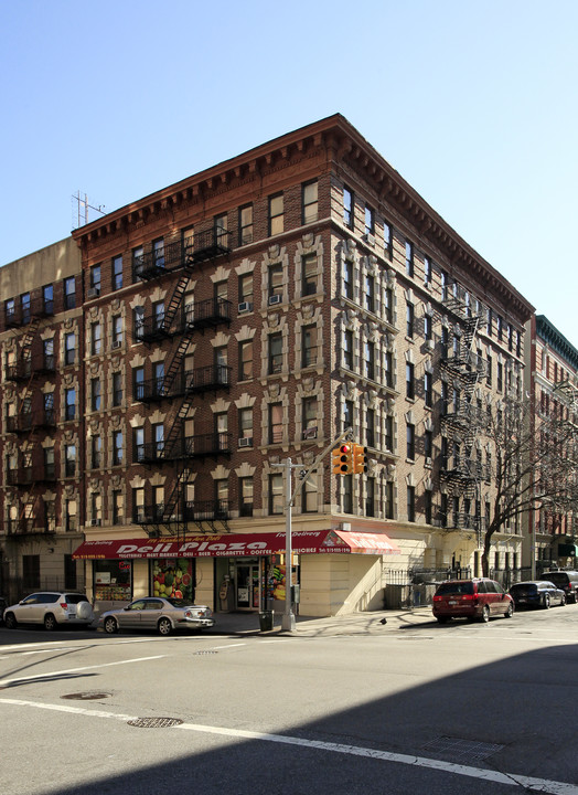 194-198 Manhattan Ave in New York, NY - Building Photo