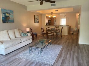 992 Woodshire Ln in Naples, FL - Building Photo - Building Photo