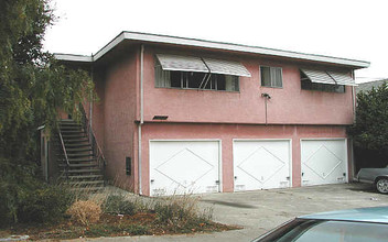 3242 Davis St in Oakland, CA - Building Photo - Building Photo