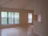 8771 NW 39th St in Sunrise, FL - Building Photo - Building Photo