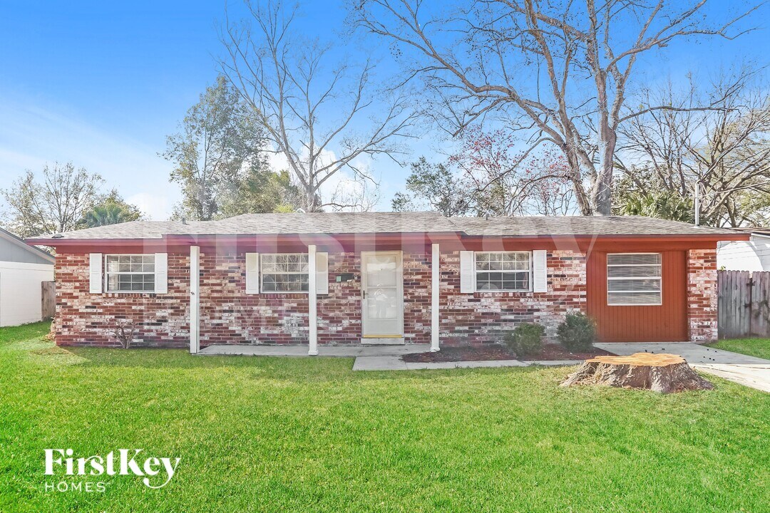 2426 Mill Creek Rd in Jacksonville, FL - Building Photo