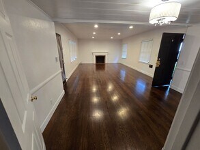 3941-3943 Colonial Way in Sacramento, CA - Building Photo - Building Photo