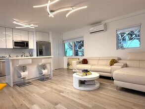 1610 Euclid Ave, Unit B-203 in Miami Beach, FL - Building Photo - Building Photo