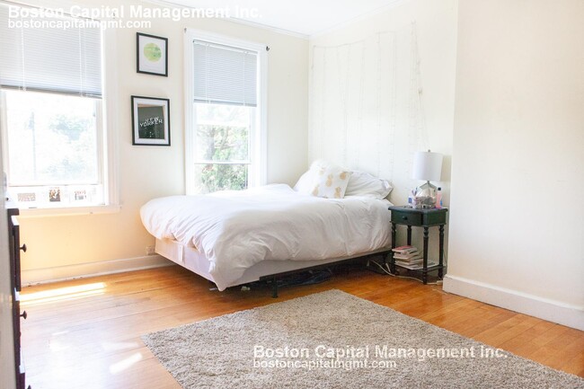 1743 Commonwealth Avenue in Boston, MA - Building Photo - Building Photo