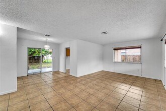 2230 Havana Dr in Miramar, FL - Building Photo - Building Photo