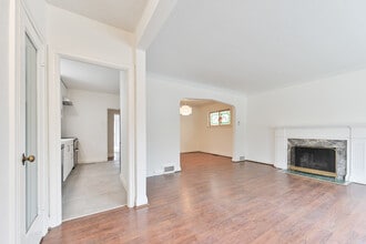 2 Wingate Pl in Toronto, ON - Building Photo - Building Photo