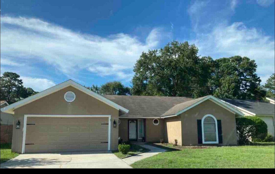 5 Cuttysark Rd in Savannah, GA - Building Photo