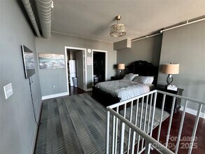 215 N Pine St in Charlotte, NC - Building Photo - Building Photo