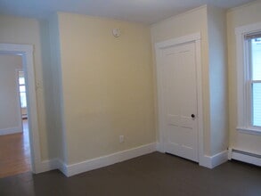 38 Graham St in Biddeford, ME - Building Photo - Building Photo