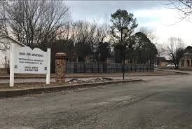 195 Moser St in Melbourne, AR - Building Photo