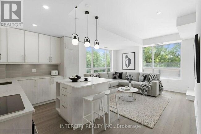 property at 2075 King Rd