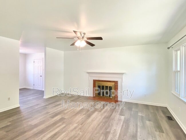 1003 Faubus Dr in Newport News, VA - Building Photo - Building Photo
