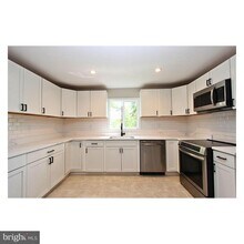3170 Oakmont Ave in Triangle, VA - Building Photo - Building Photo