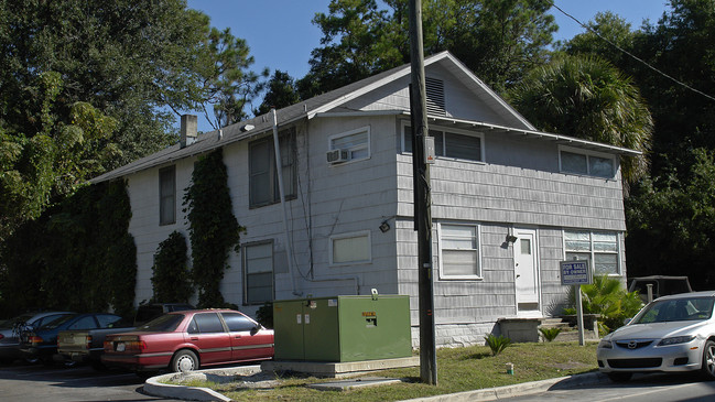 1616 NW 3rd Ave in Gainesville, FL - Foto de edificio - Building Photo