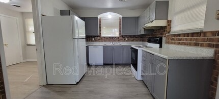 8838 May Ave in Jennings, MO - Building Photo - Building Photo