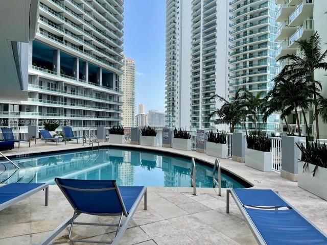 170 SE 14th St, Unit 1901 in Miami, FL - Building Photo