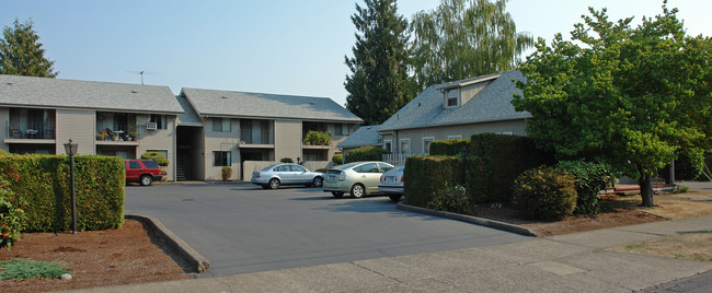 1455-1497 Marion St NE in Salem, OR - Foto de edificio - Building Photo