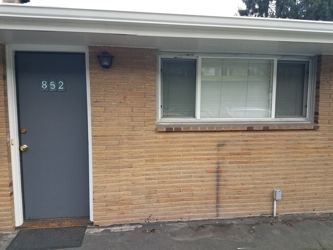 property at 852 W Nickerson St