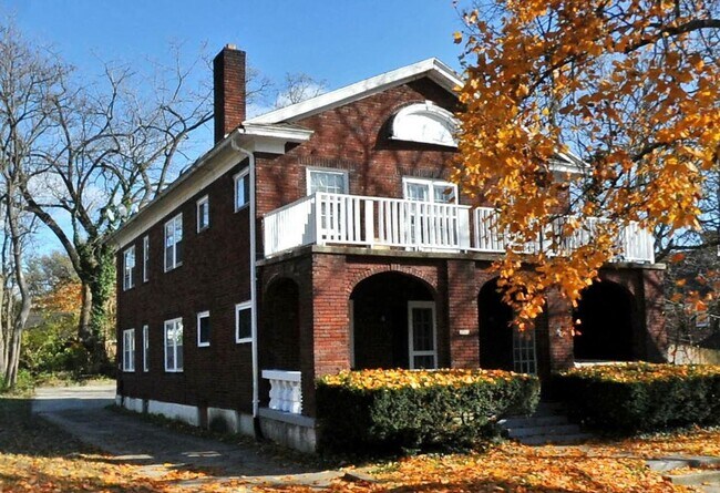 property at 1712 Emerson Ave