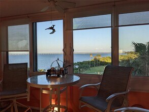 2616 Cove Cay Dr in Clearwater, FL - Building Photo - Building Photo