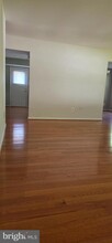 7316 Outhaul Ln in Burke, VA - Building Photo - Building Photo