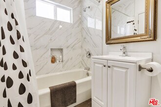 838 N Sycamore Ave in Los Angeles, CA - Building Photo - Building Photo